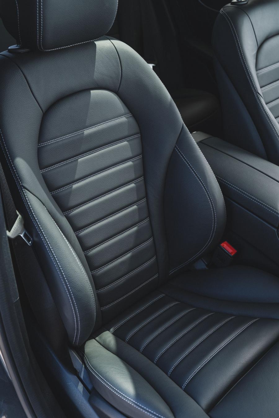 Интерьер Mercedes-Benz GLC200 AMG Line (X253) 2019 года  (AU) (фото 26 из 40)